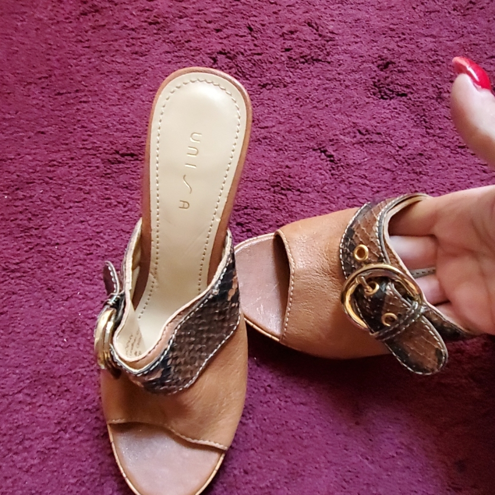 Sable with adjustable width buckle BRAND NEW